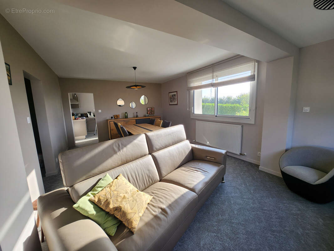 Maison à LES MAGNILS-REIGNIERS