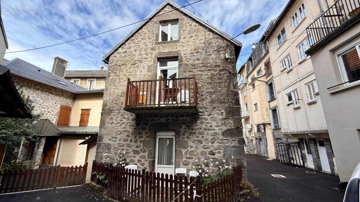 Maison à MONT-DORE