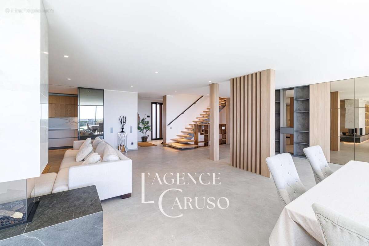 Maison à VILLENEUVE-LOUBET