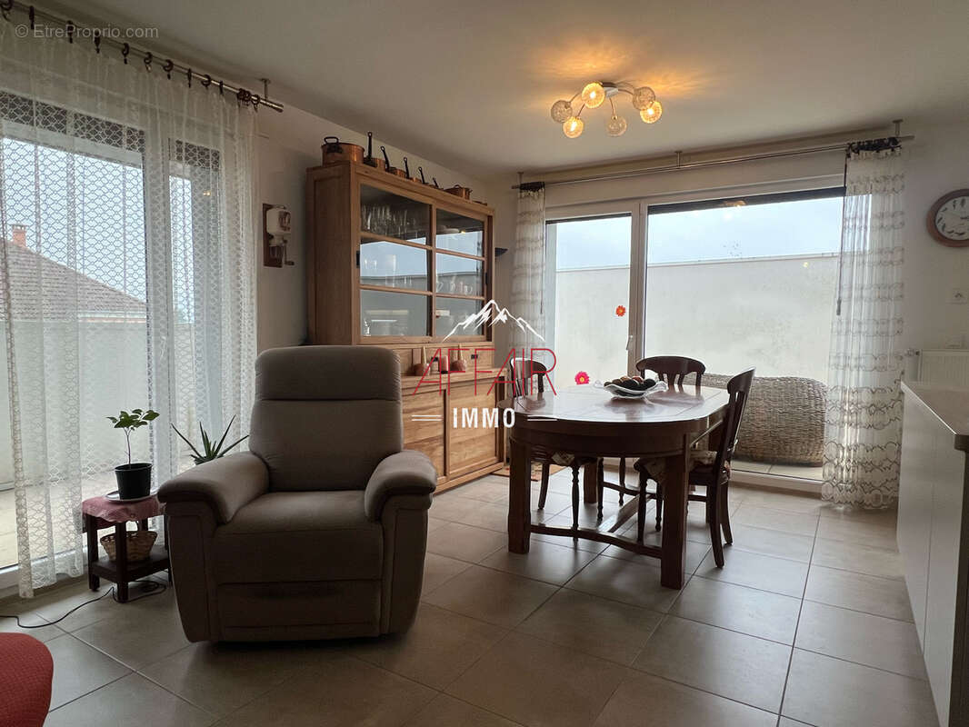 Appartement à VILLE-LA-GRAND
