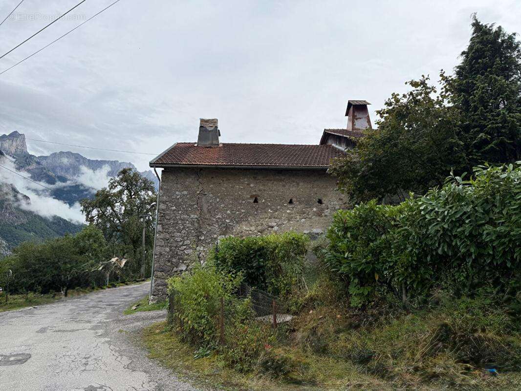 Ferme savoyarde coteau de MAGLAND 5 pièces , 220 000 euros - photo 7
