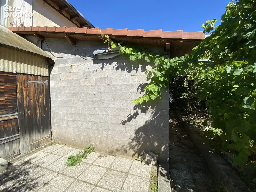 Maison individuelle de 129 m2   Idéale famille ou investissement locatif   Anciennement composée de deux habit - photo 7