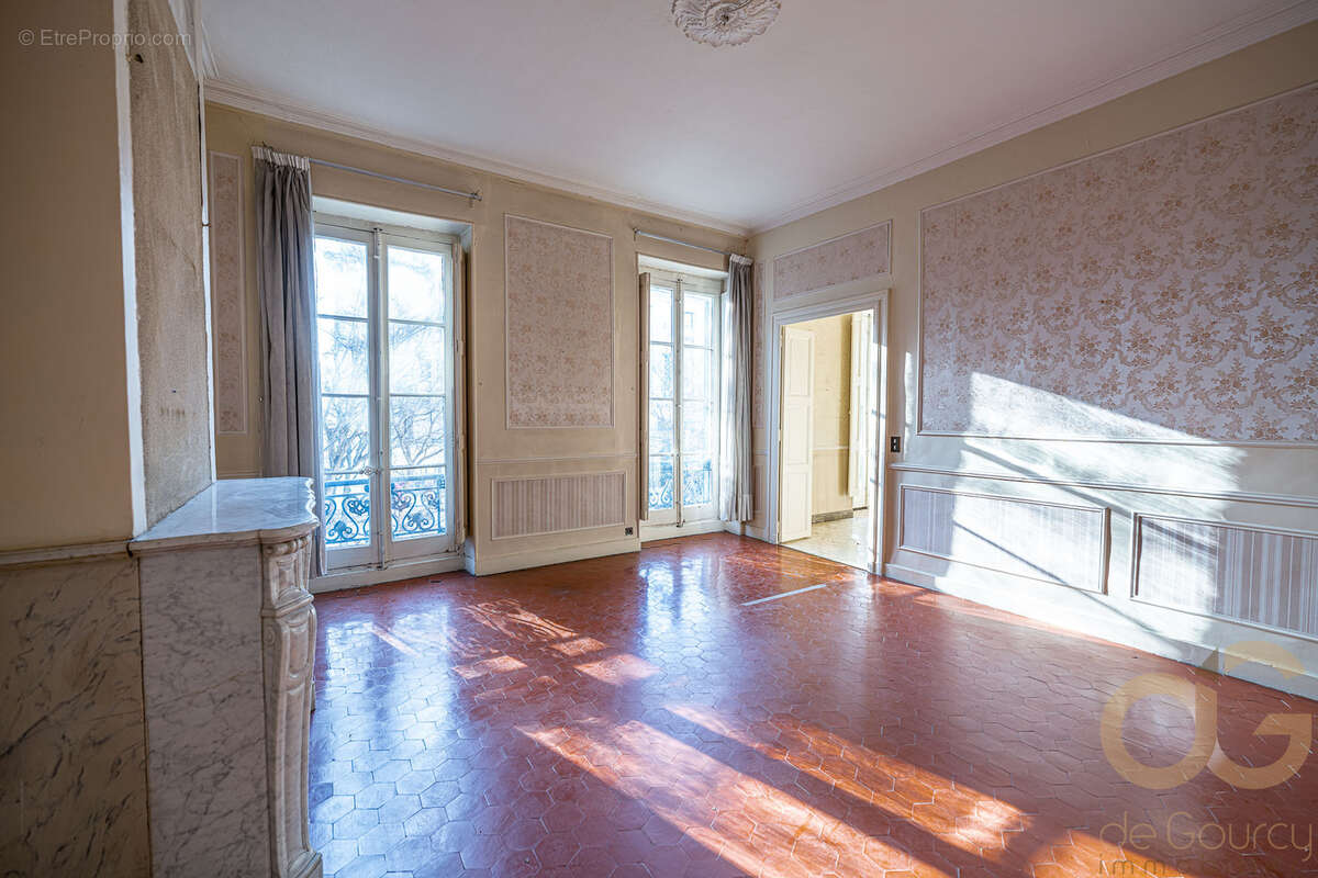 appartement familial de caractère proximité des Halles - photo 2