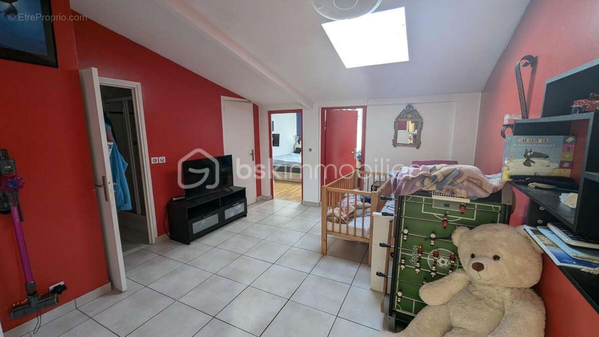 Maison et locaux d'activités - photo 6