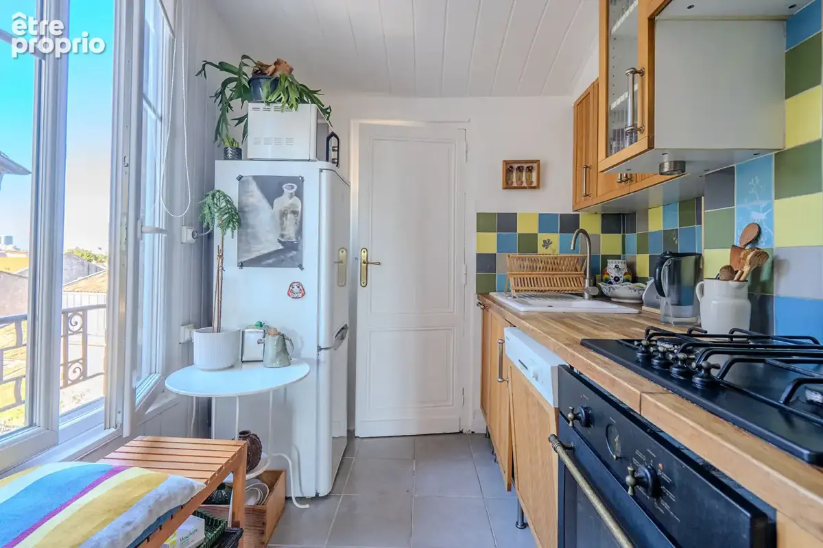 Bordeaux Chartrons - Appartement T4 de 85.14 m² au dernier étage dans un immeuble pierre - photo 7
