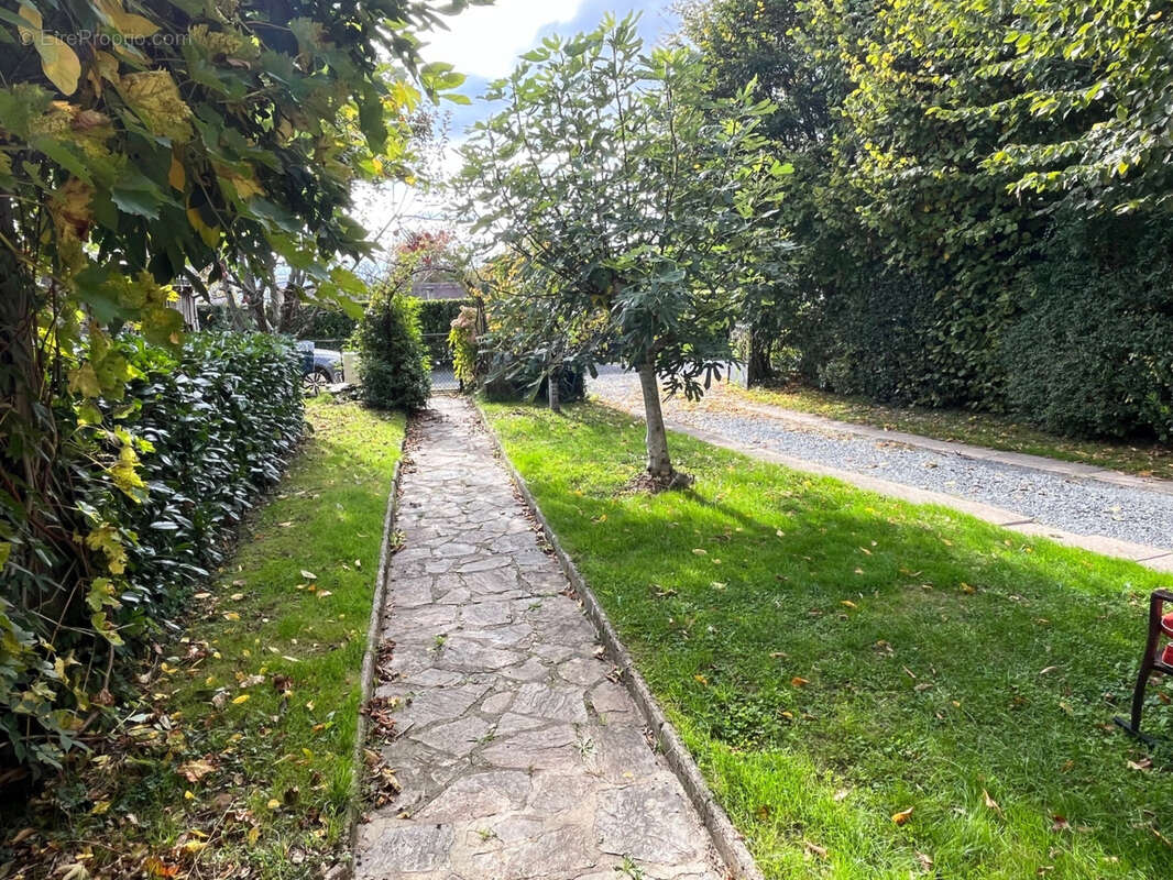 Maison à JUMILHAC-LE-GRAND