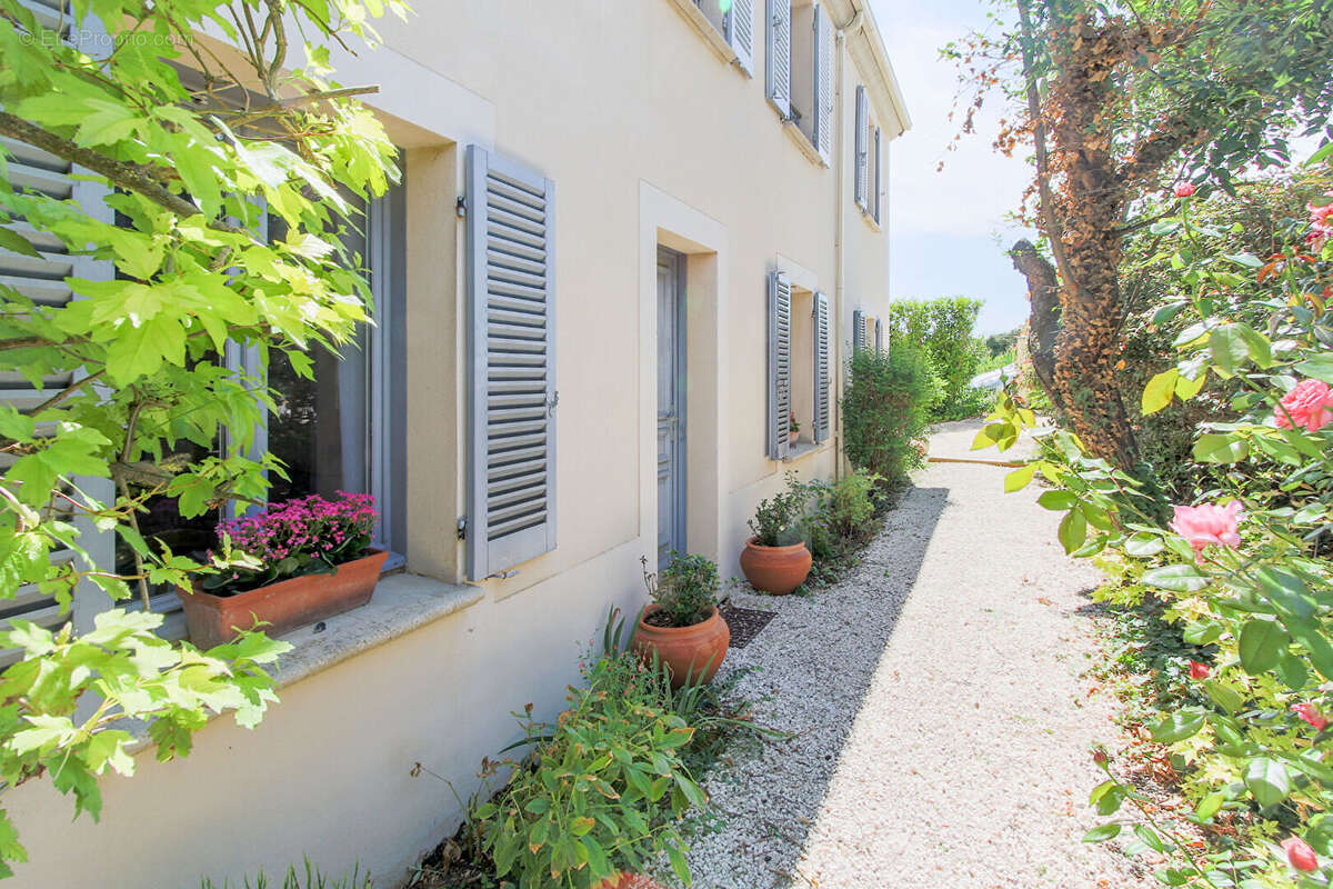 Maison 162m² à crespières - photo 2