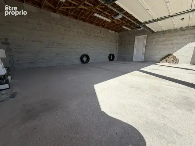 MAISON de plain pied 3 CHAMBRES sur plus D'UN HECTARE et triple garage - photo 16