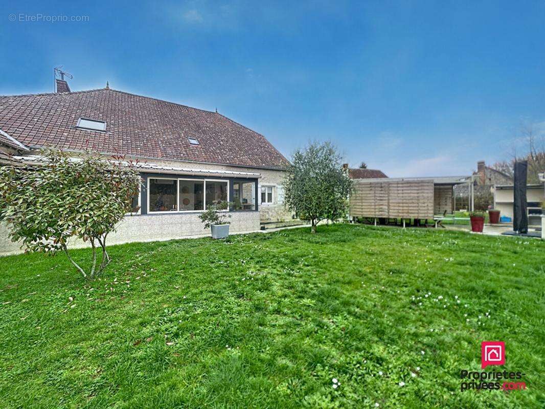 Maison à LE MELE-SUR-SARTHE