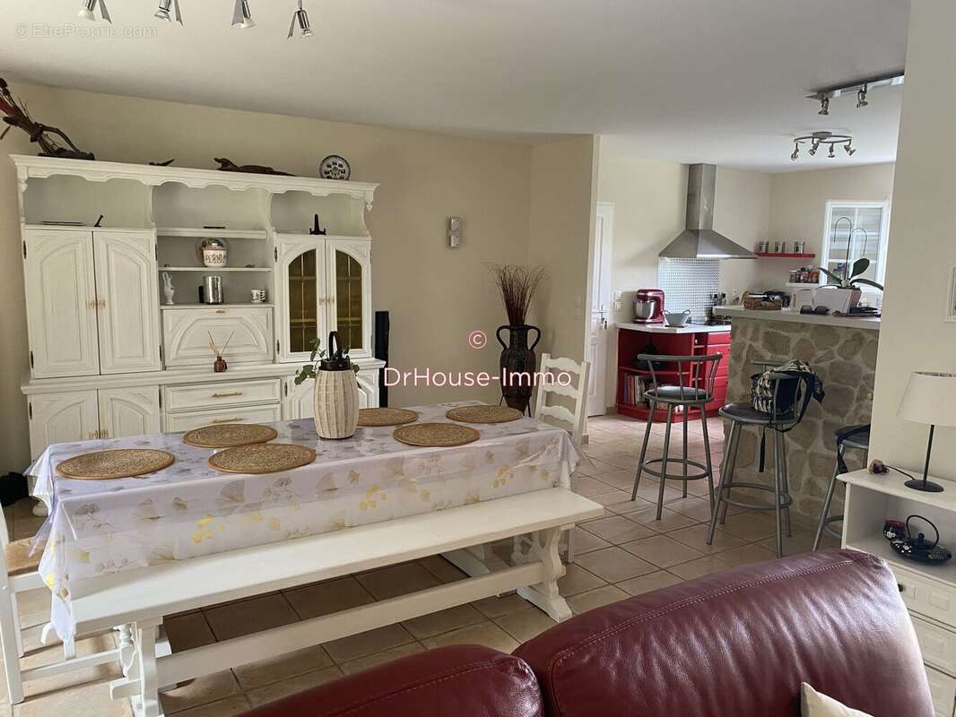 Maison 135 m² à Saint-Paul-En-Born  - photo 10