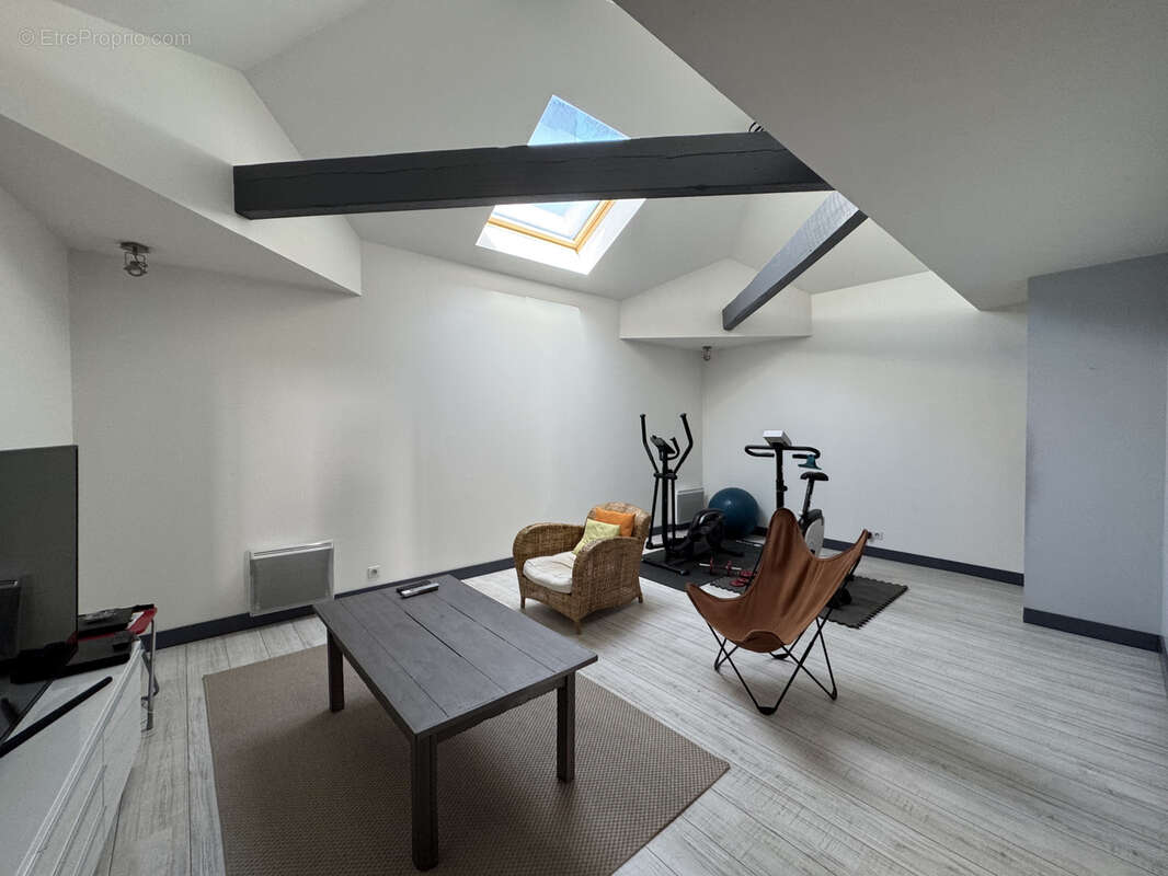 Maison à PUJOLS-SUR-CIRON