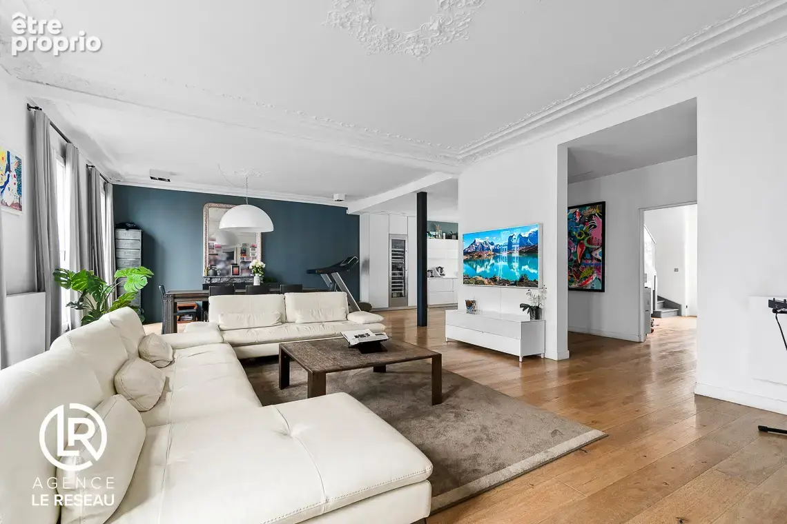 Appartement familial et lumineux en parfait état au dernier étage situé dans le quartier Charles Laffitte - photo 4