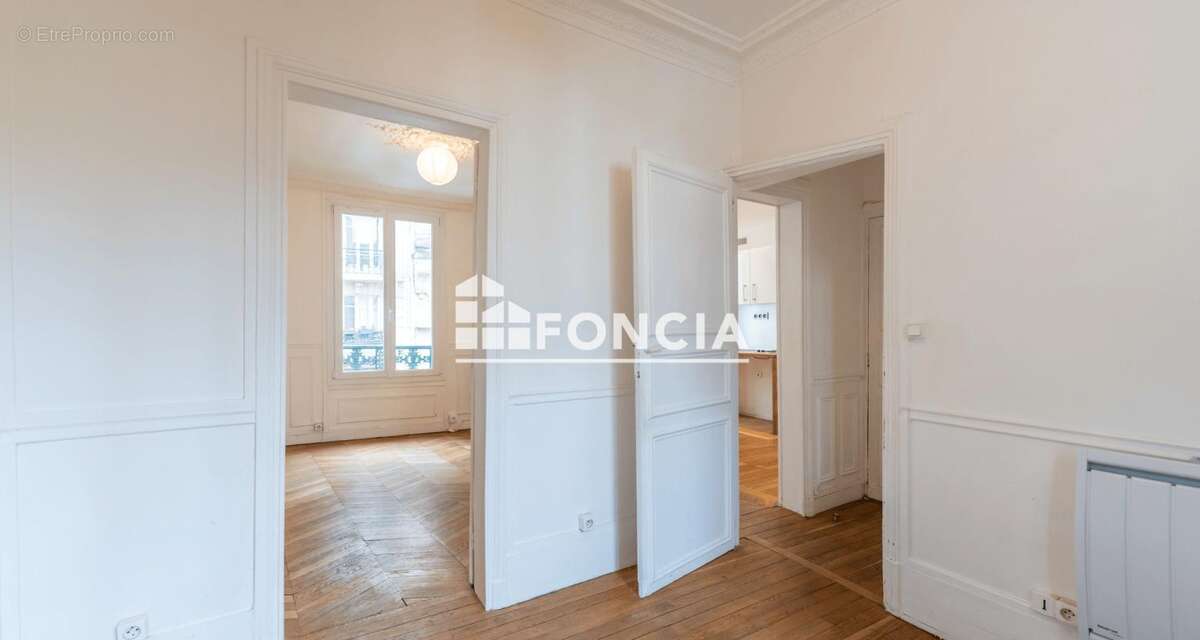 Appartement à PARIS-18E