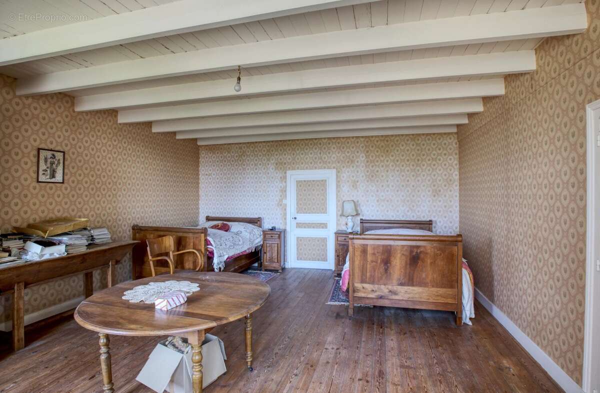 Maison de caractère pleine de charme - 4 chambres, au coeur du village avec commodités - photo 12