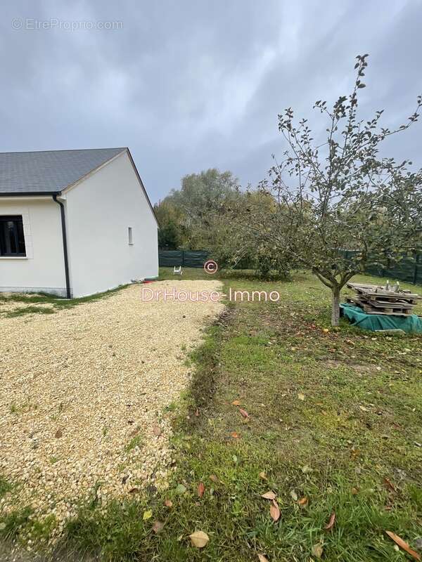 Maison à MEHUN-SUR-YEVRE