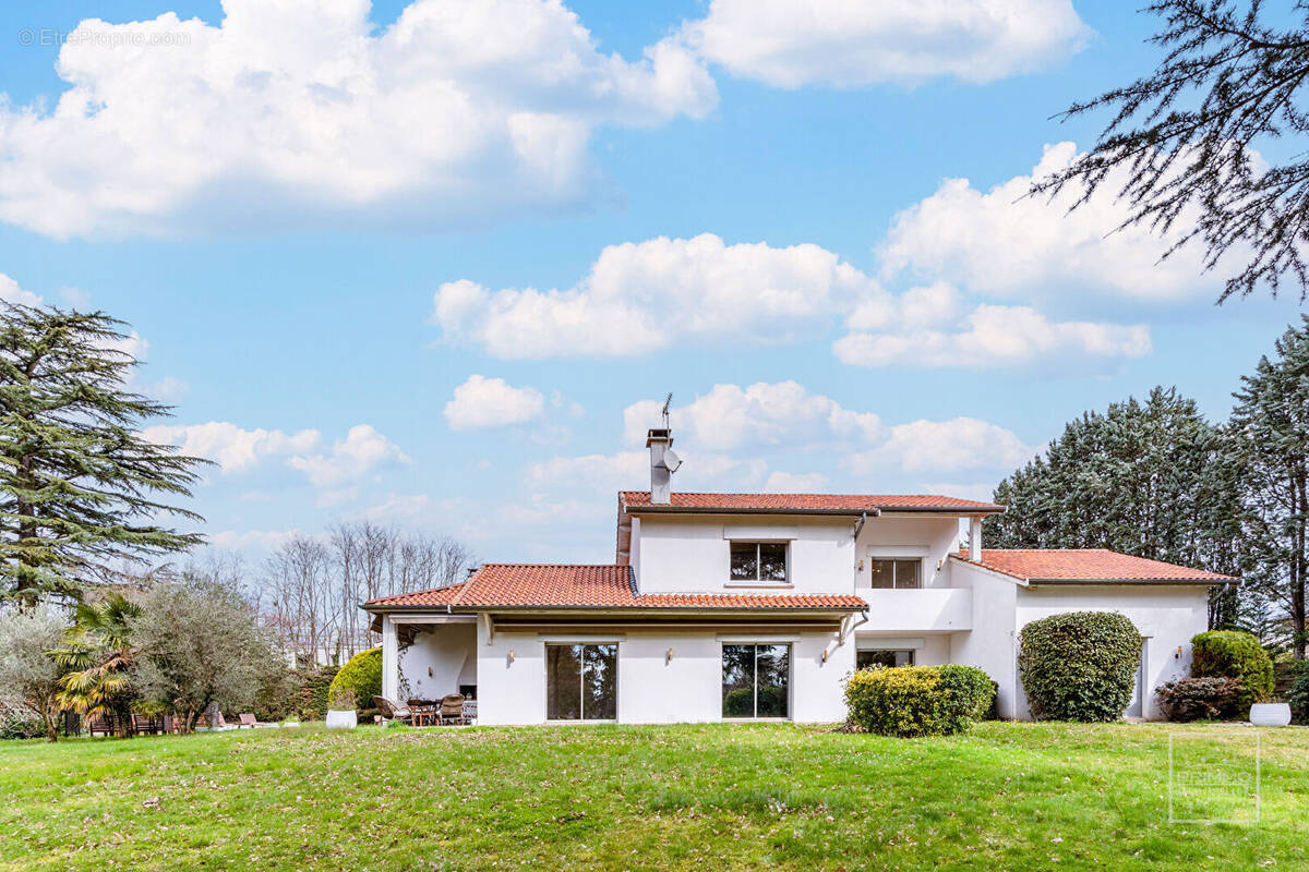 Maison à SAINT-CYR-AU-MONT-D'OR
