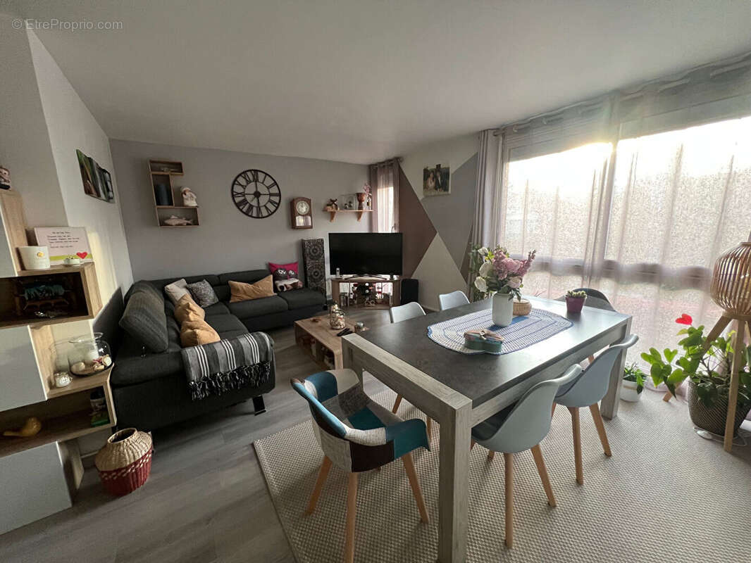 Appartement à HOUILLES