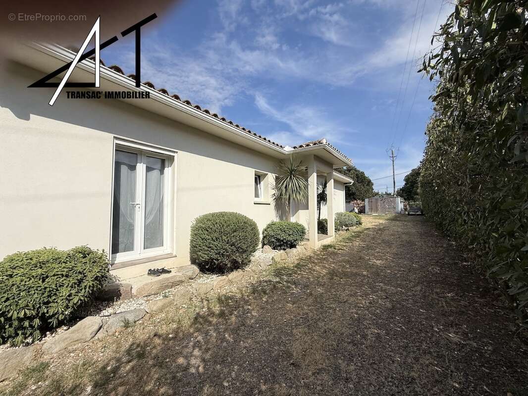 Villa plain-pied contemporaine, son parc  clos et sa piscine - photo 3