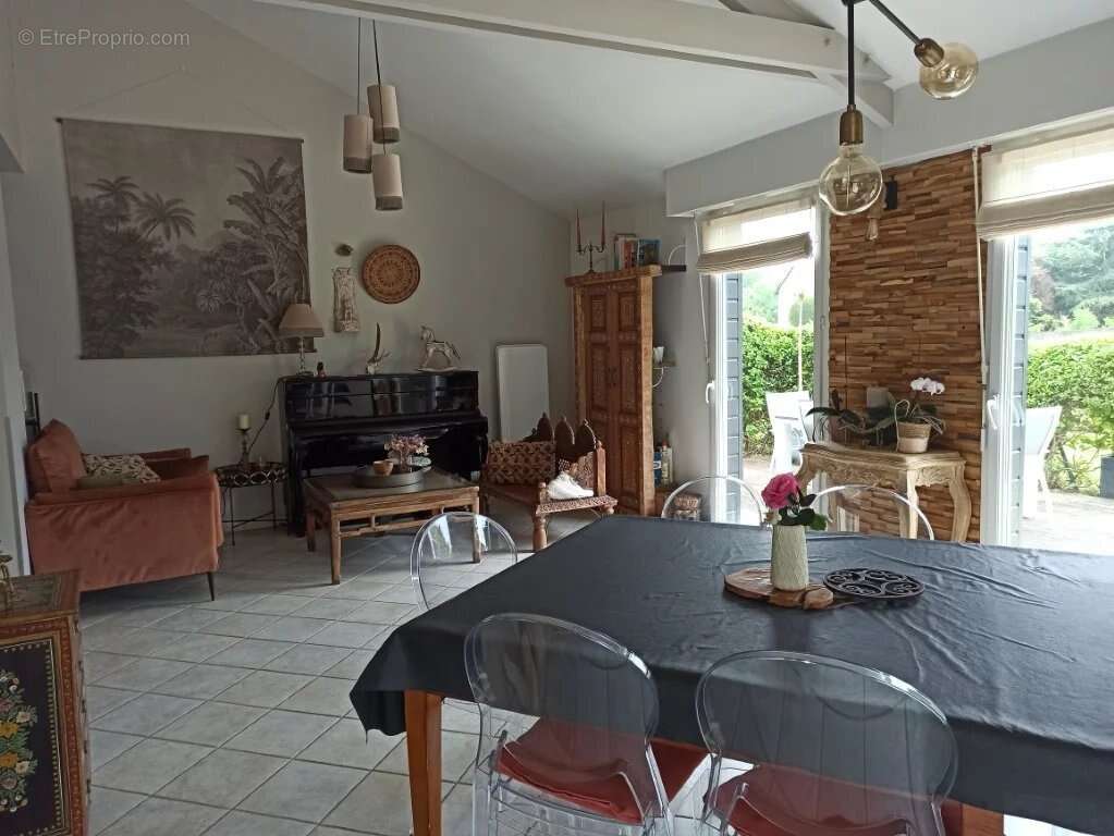 Maison à PLOUER-SUR-RANCE