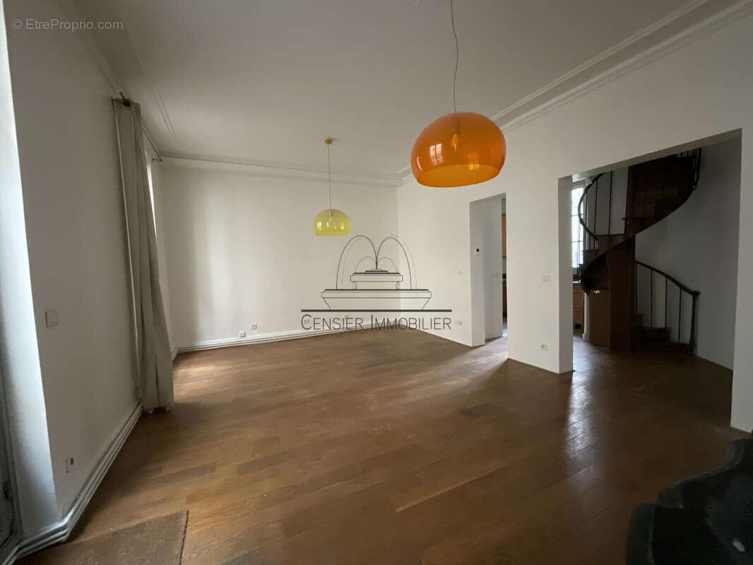 Appartement à PARIS-11E