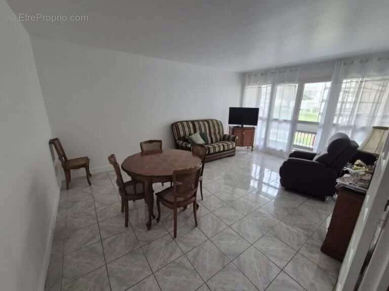 Appartement à PLAISIR