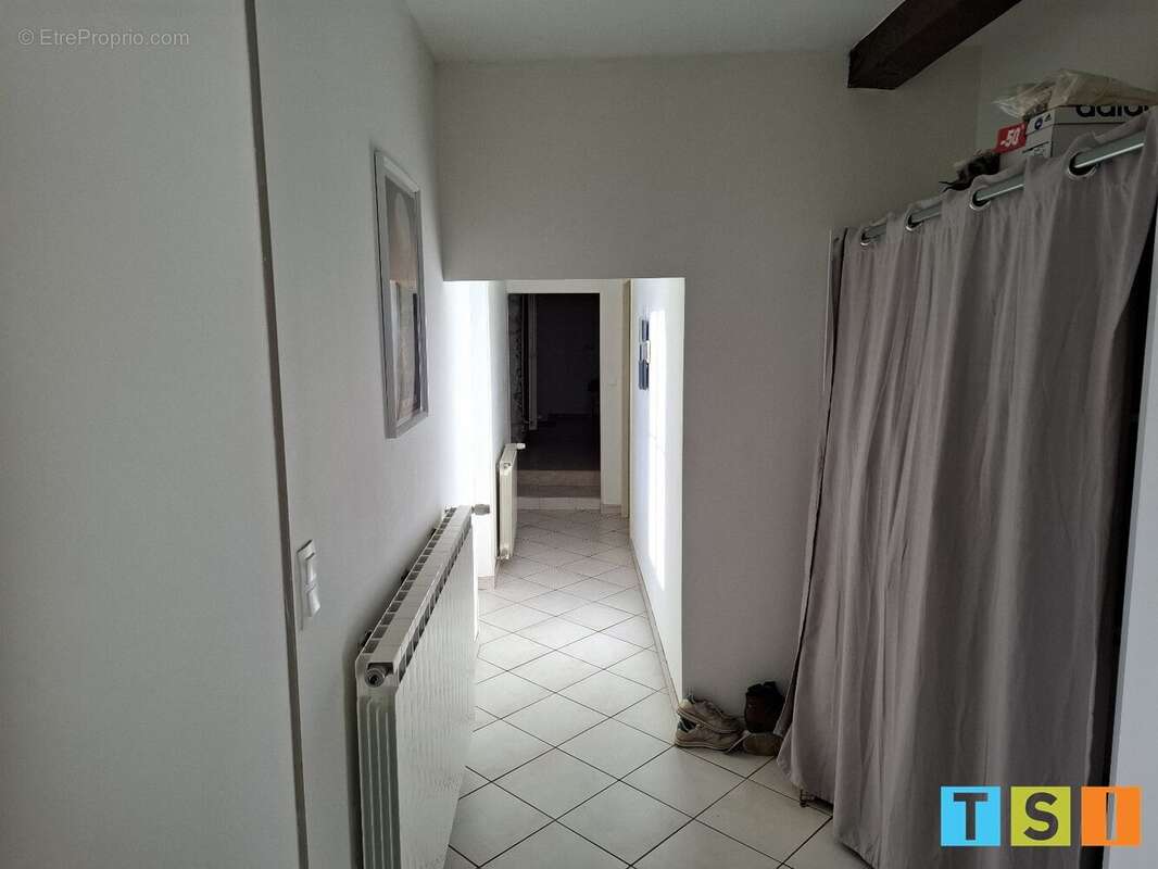 Maison à MONTREJEAU