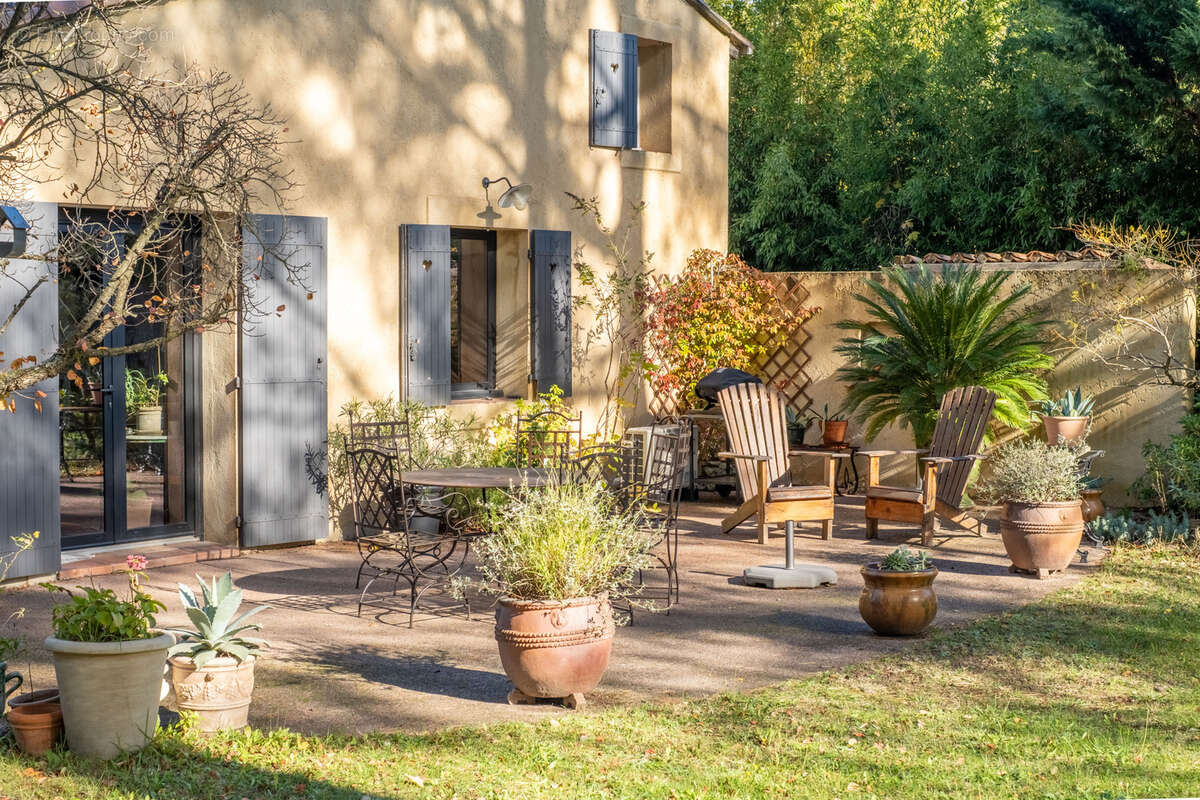Maison à L&#039;ISLE-SUR-LA-SORGUE