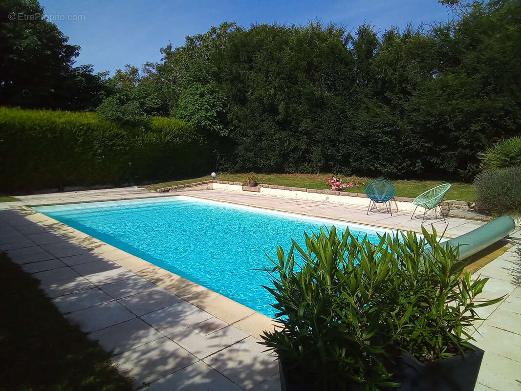 Maison à LE PAVILLON-SAINTE-JULIE