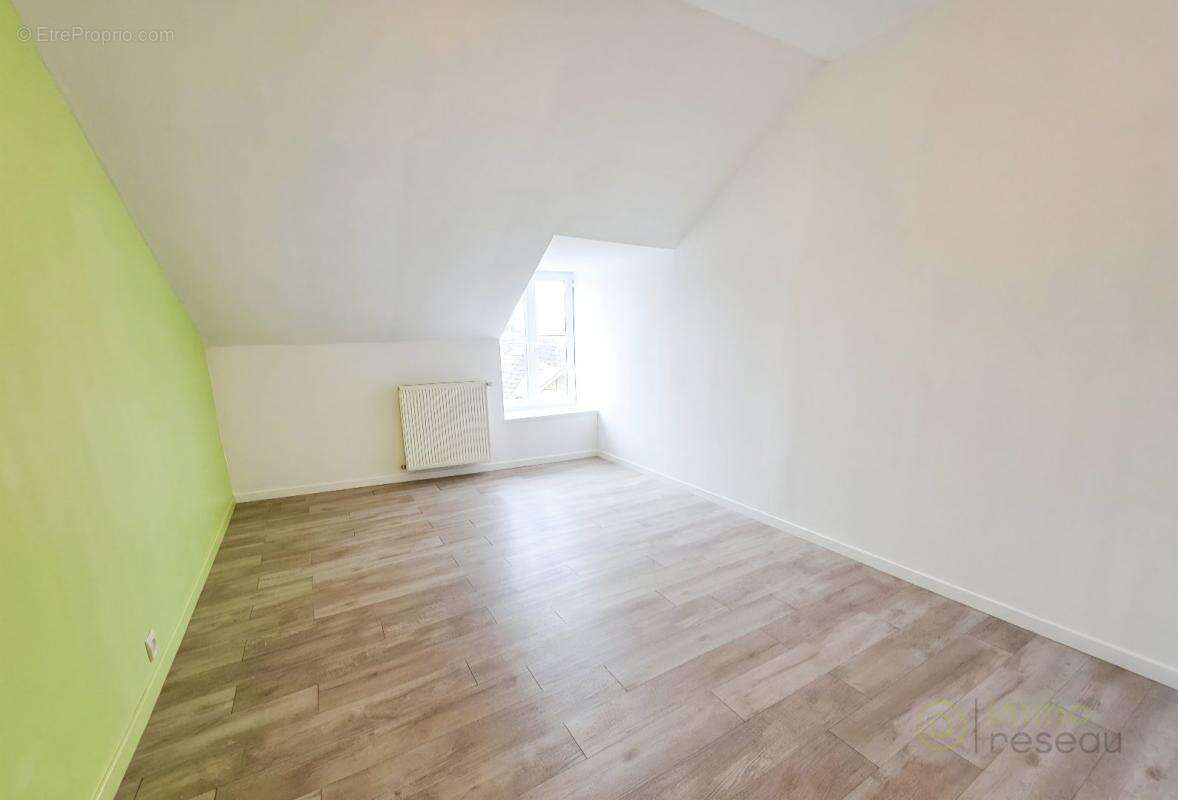 Maison 136 m² à Saint-Gaultier  - photo 7