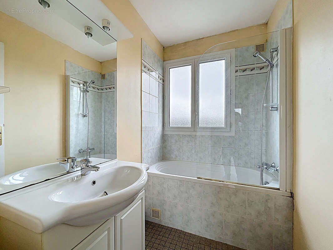 Appartement à PONT-HEBERT