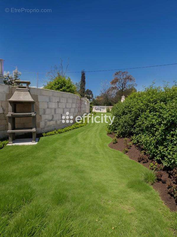 Maison à LA JARRIE-AUDOUIN