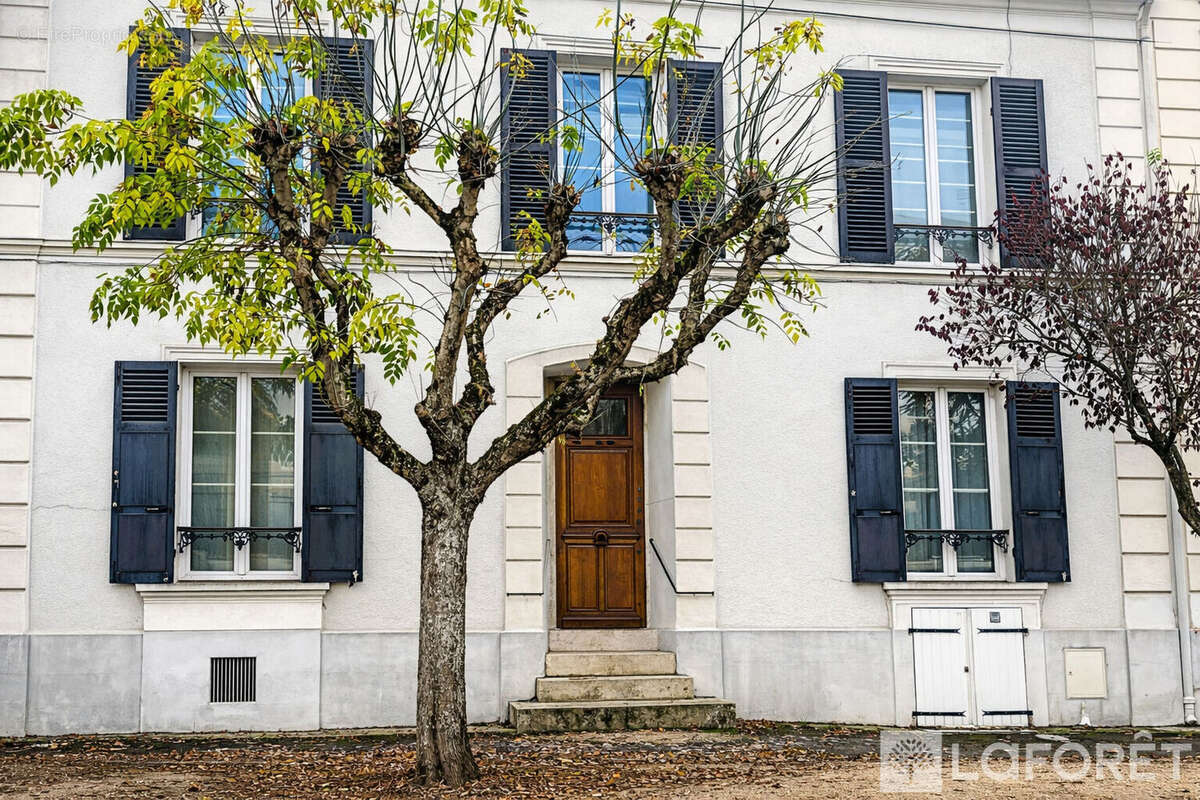 Maison à FONTAINEBLEAU