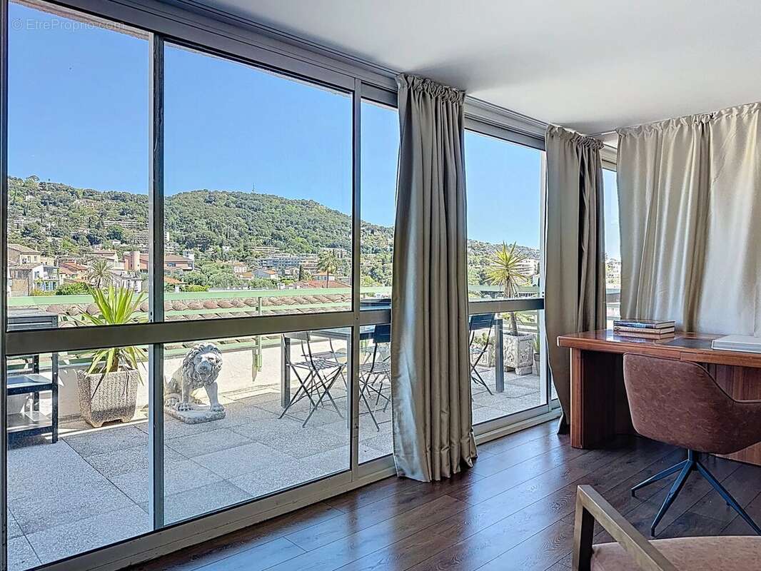 Appartement à LE CANNET