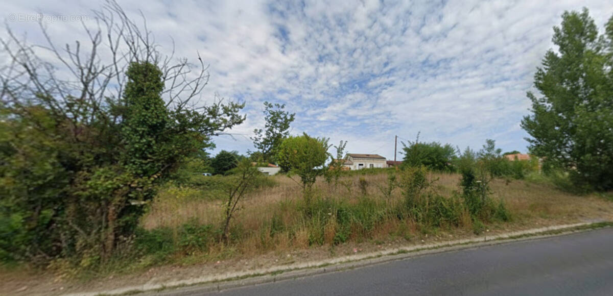 Terrain à MARTIGNAS-SUR-JALLE