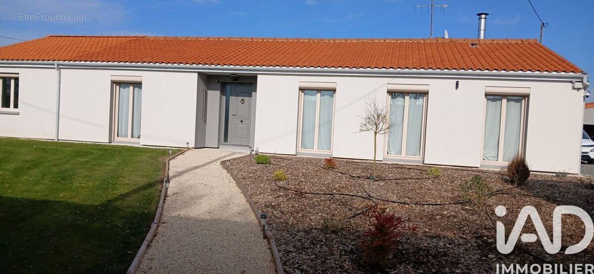 Photo 1 - Maison à VENDRENNES