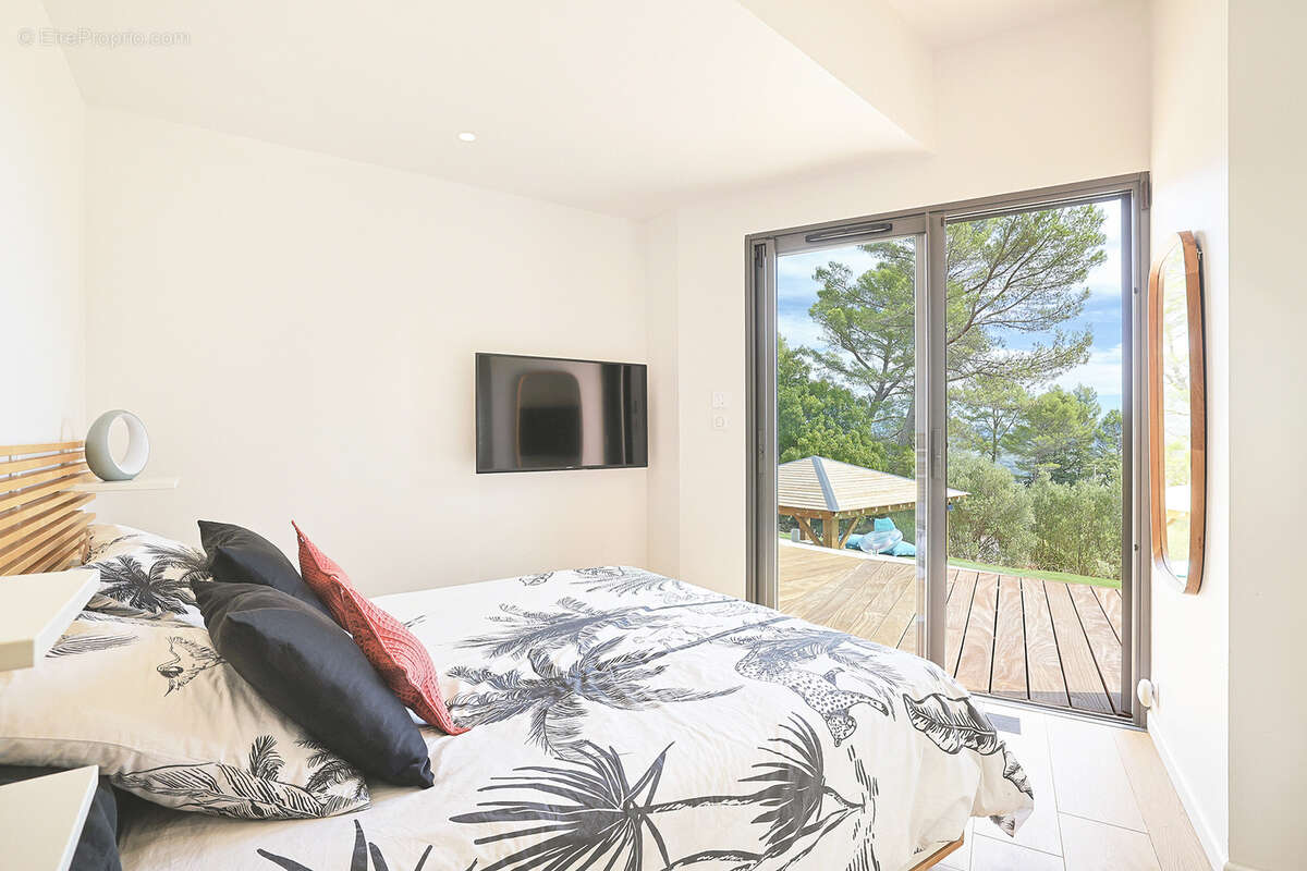 Maison à SOLLIES-VILLE