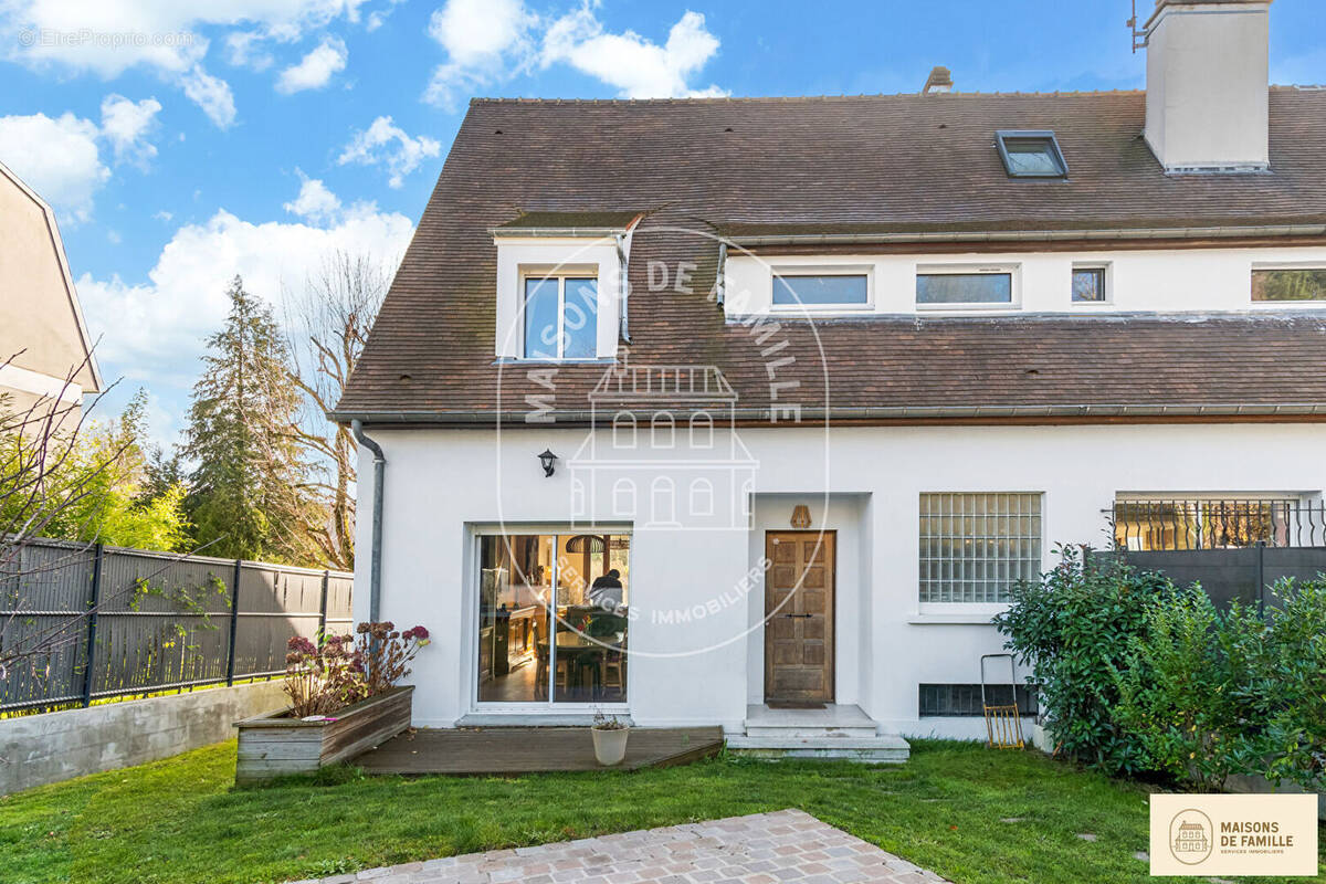 Maison à LA CELLE-SAINT-CLOUD