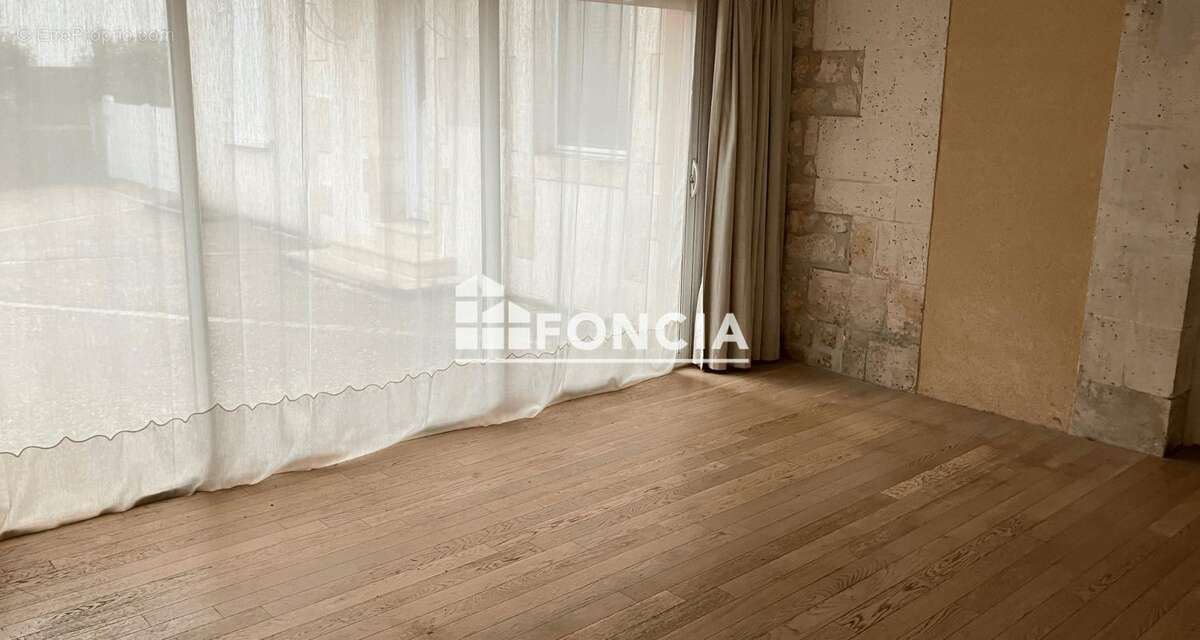 Maison à SAINT-YRIEIX-SUR-CHARENTE