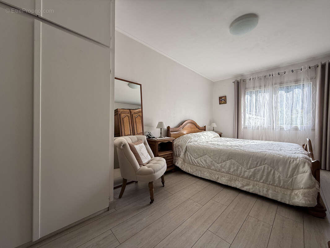 Maison à LE BLANC-MESNIL