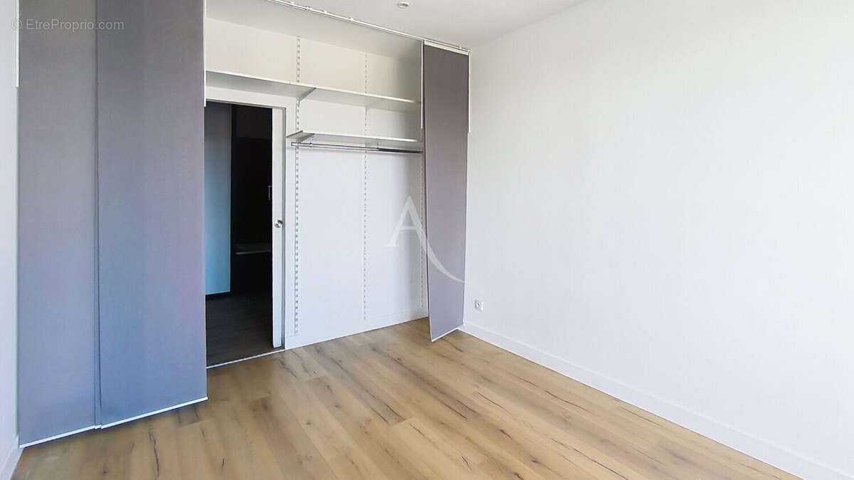 Appartement  traversant Saint Barthelemy d'Anjou 5 pièce(s) 90 m2 - photo 4