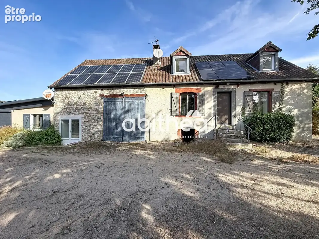 Propriété sur 6,5 ha, avec étang, prairies et bois. - photo 1