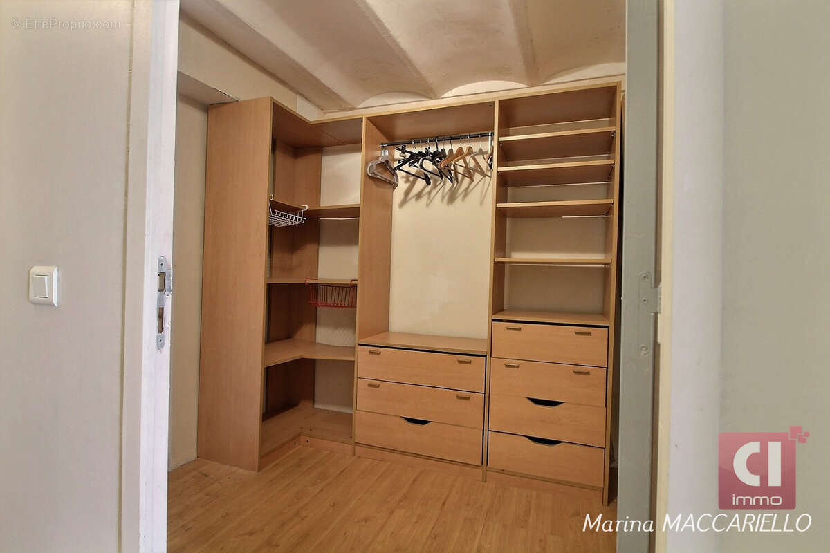 Appartement à MARSEILLE-2E