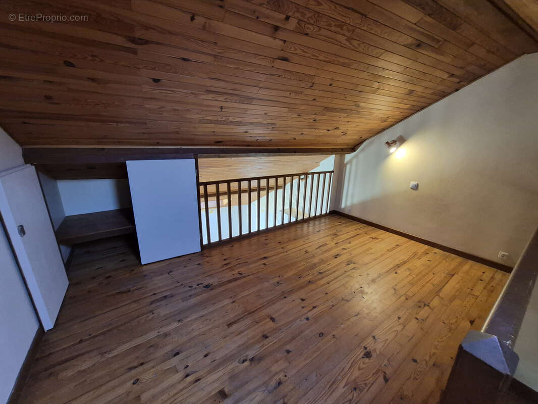 Appartement à CHAMPAGNE-EN-VALROMEY