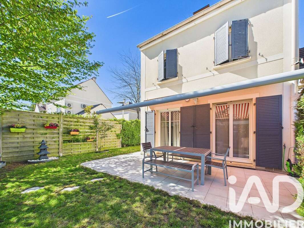 Photo 2 - Maison à LIEUSAINT