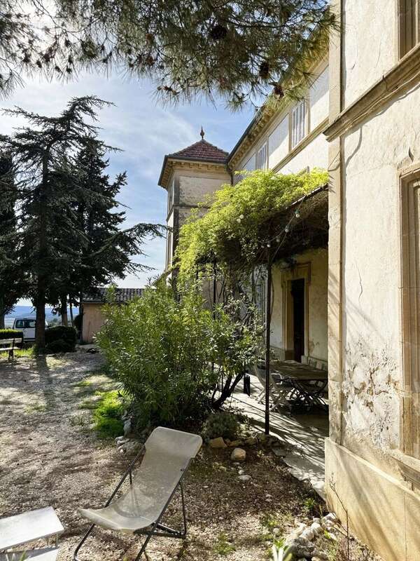 Maison à SAINT-SATURNIN-LES-APT