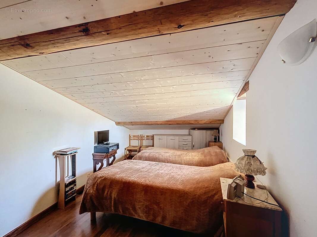 Maison à SAINT-MARTIN-SUR-LAVEZON