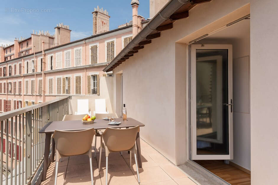 Appartement à MARSEILLE-2E