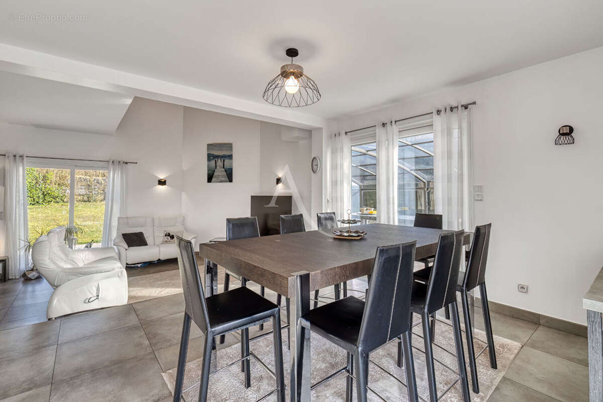 Maison saint-martin-bellevue  154m², (244 m² au sol) - photo 7
