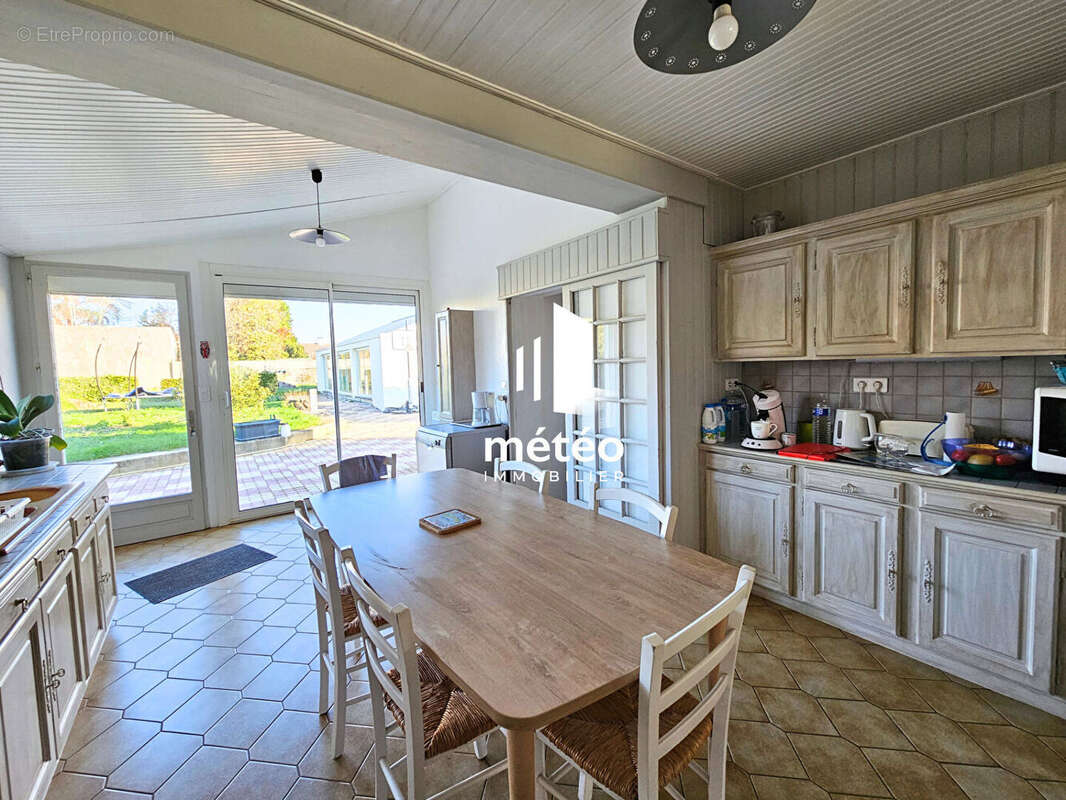 Maison à LES MAGNILS-REIGNIERS