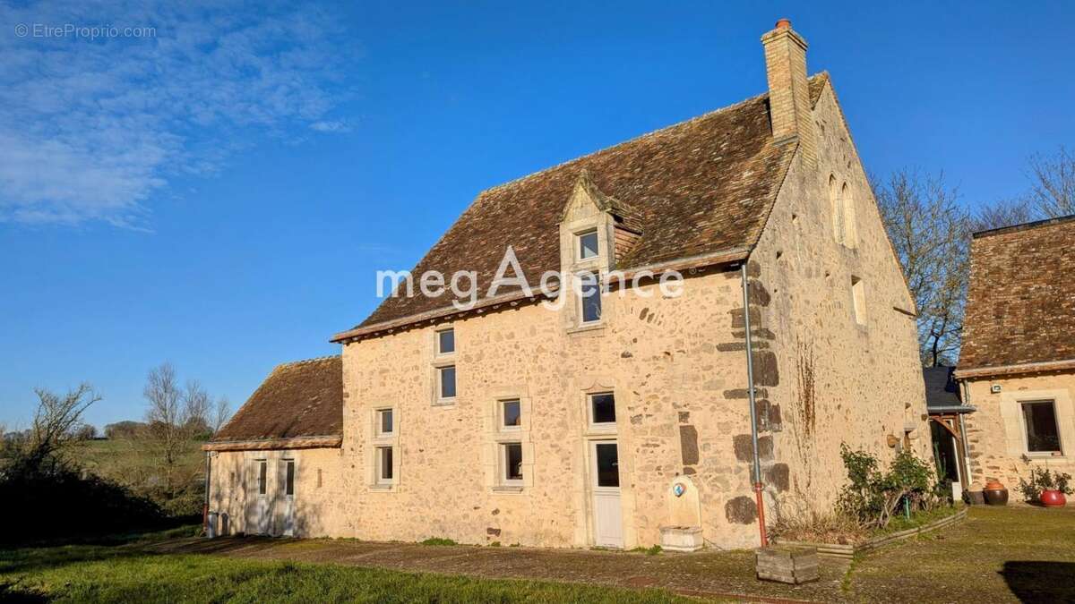 Maison à SOULIGNE-FLACE